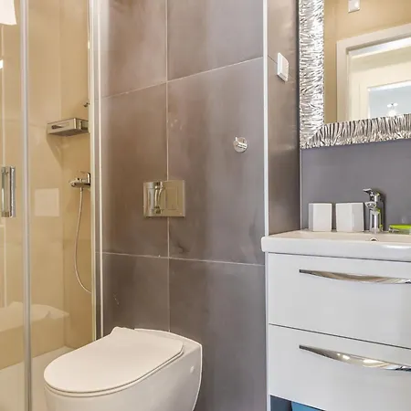 Life Plus-two Bedroom With Terrace Appartement *