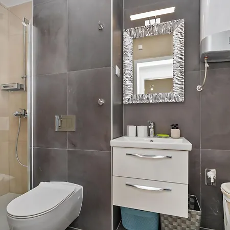 Life Plus-two Bedroom With Terrace Dubrownik