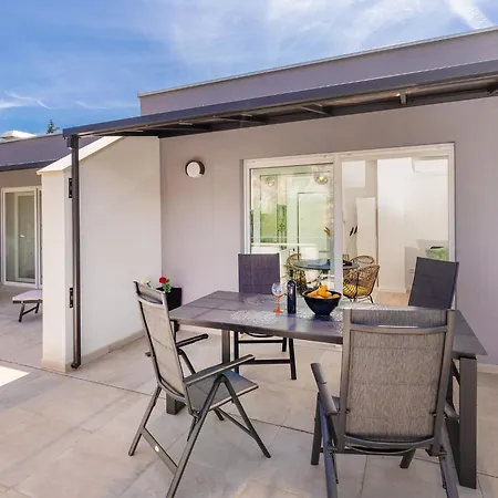 Life Plus-two Bedroom With Terrace Apartment *