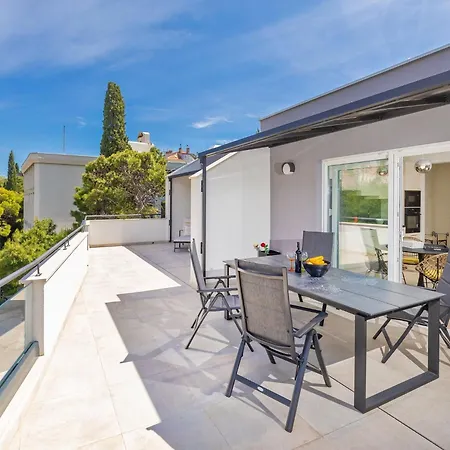 Life Plus-two Bedroom With Terrace Apartman