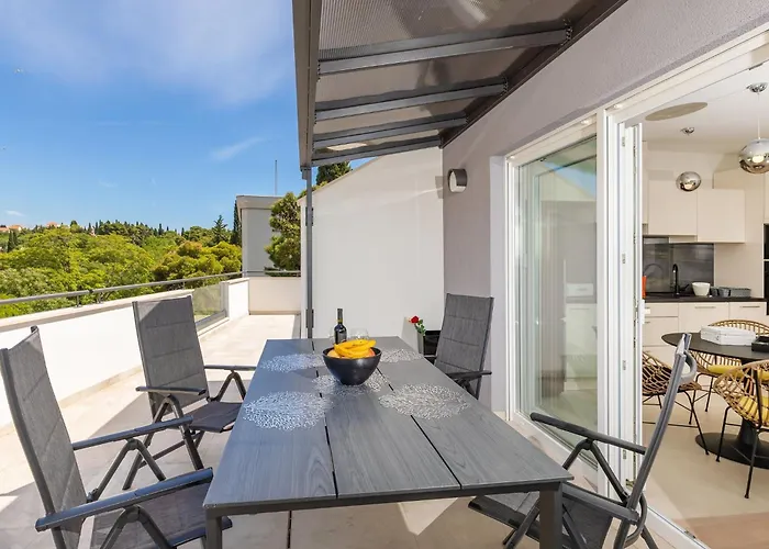 Life Plus-two Bedroom With Terrace Dubrovnik