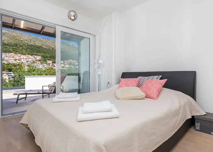 Life Plus-two Bedroom With Terrace Lejlighed Dubrovnik