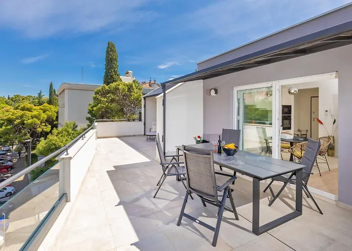 Life Plus-two Bedroom With Terrace Lejlighed