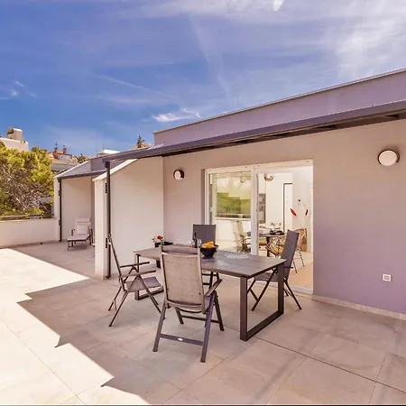 Life Plus-two Bedroom With Terrace * Dubrownik